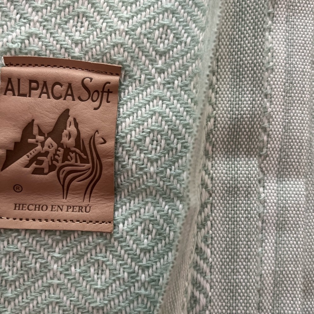 New Peruvian ALPACA Soft Throw Blanket Mint Sea Green Lightweight Alpaca Wool - Picture 5 of 9